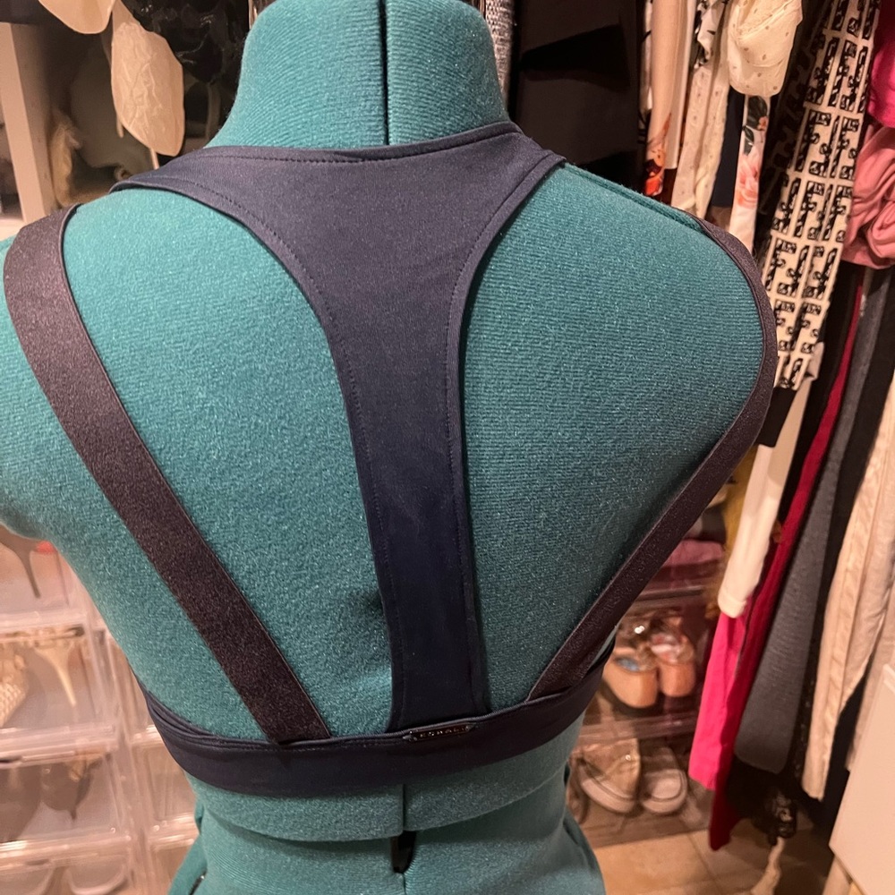 Moral Sport Bra with Cross-Back  Size: XS Great Condition